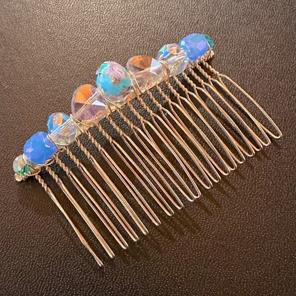 Handmade Blue & Pink, Roses & Hearts Glass & Crystal Hair Comb Light Gold - Picture 7 of 8